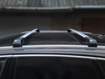 Поперечный багажник на интегрированые рейлинги WingBar (2 шт) Черный