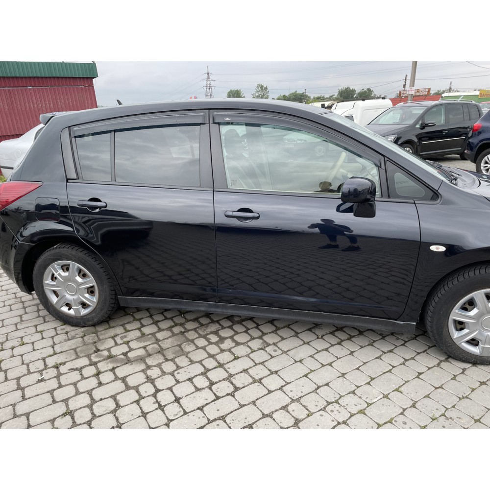 Дефлектори вікон (вітровики) Nissan Tiida 2006-2011 HB HIC