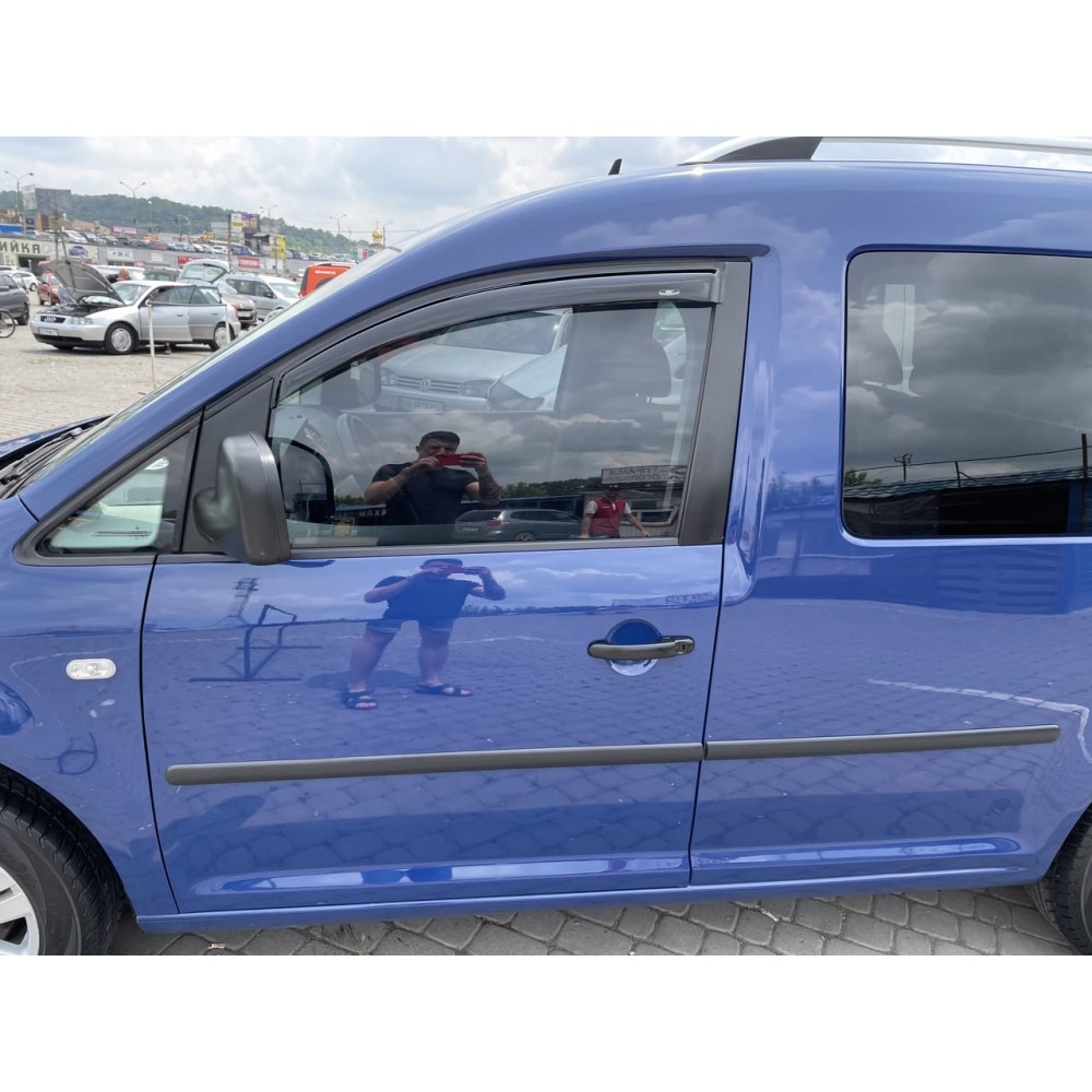 Дефлекторы окон (ветровики) Volkswagen Caddy 3,4 2004-2020 (на скотче) HIC