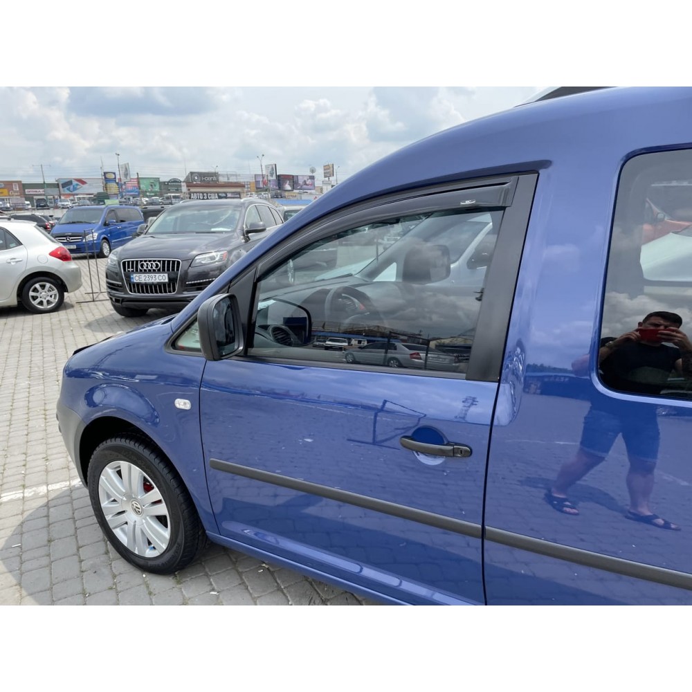 Дефлекторы окон (ветровики) Volkswagen Caddy 3,4 2004-2020 (на скотче) HIC