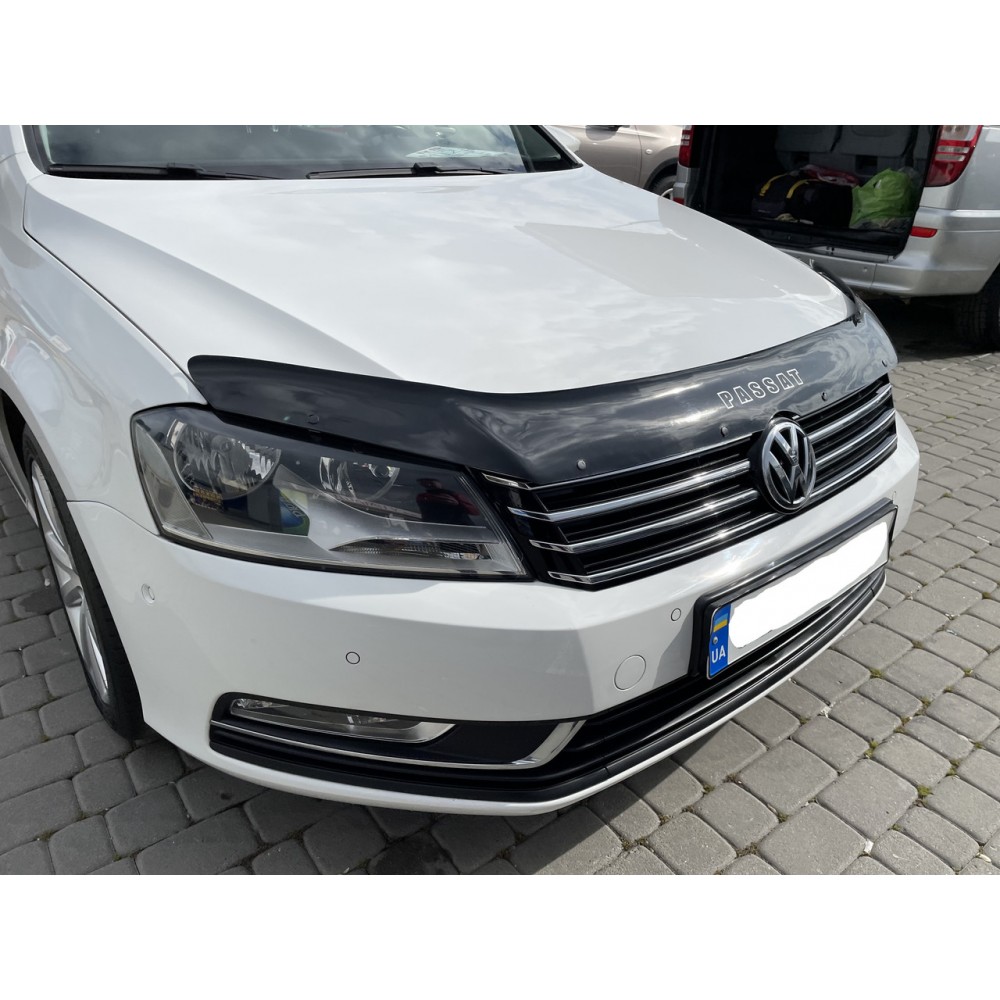 Дефлектор капота (мухобійка) для Volkswagen Passat B7 2010-2015 (VIP)