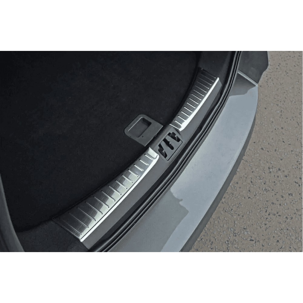 Накладка на внутрішній поріг багажника для Ford Kuga 2016-2019 Хром-нерж (TAN24)