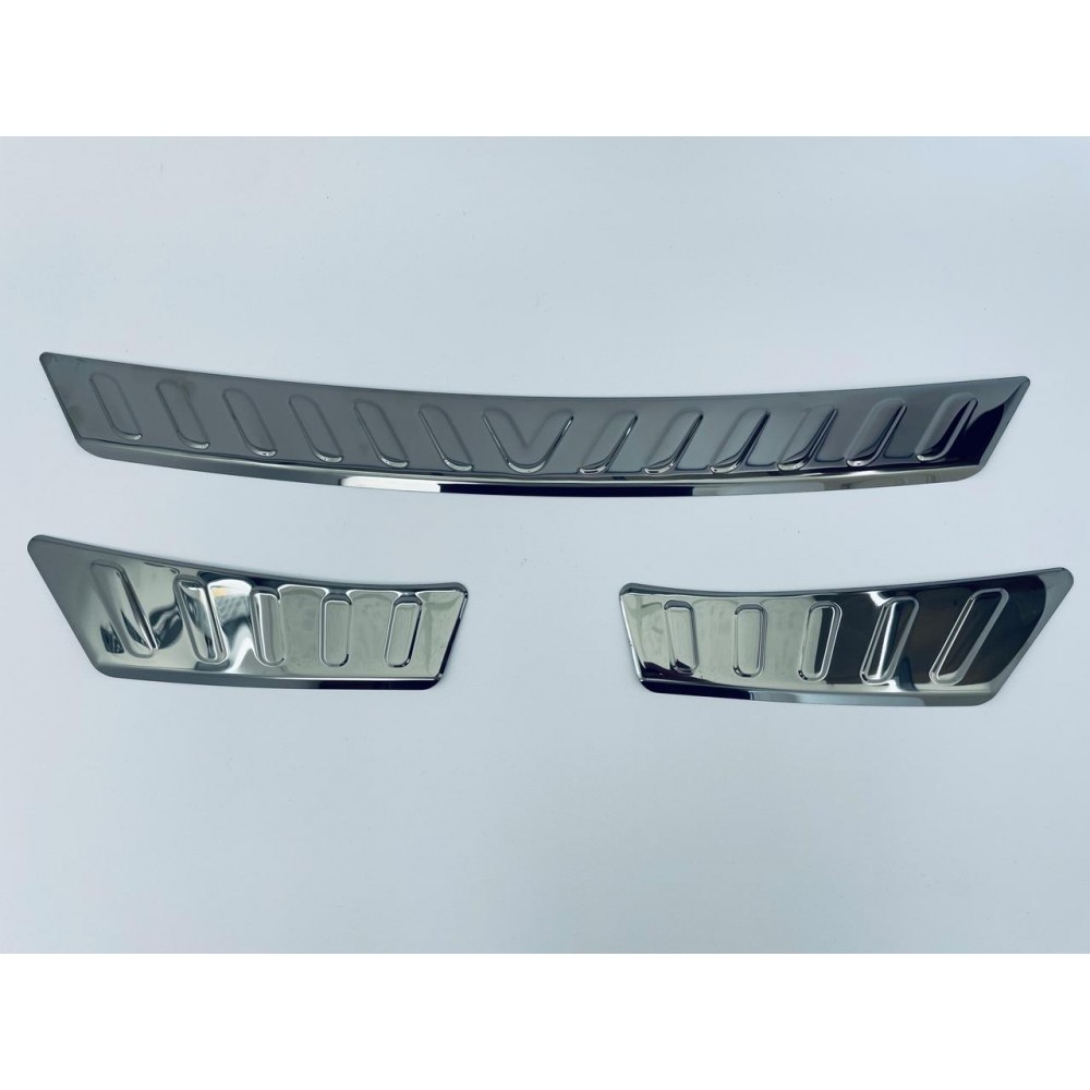 Накладка на задній бампер для Volkswagen Tiguan 2007-2015 3 шт Чорний-хром (TAN24)