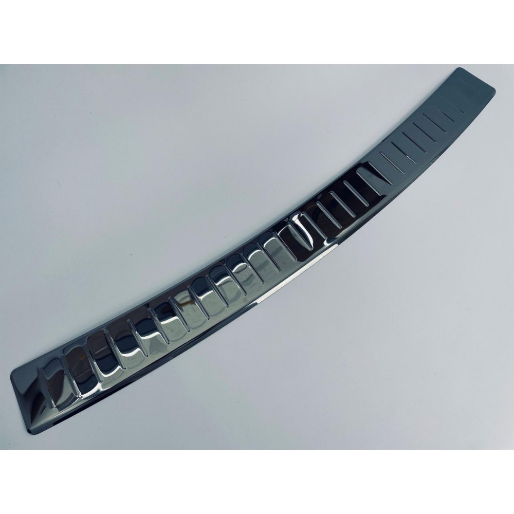 Накладка на задний бампер для Volkswagen Touran 2010-2014 Черный-хром (TAN24)