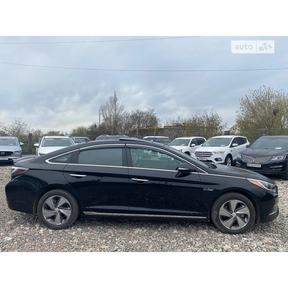 Дефлектори вікон (вітровики) Hyundai Sonata 2015+ зХромМолдінгом HIC