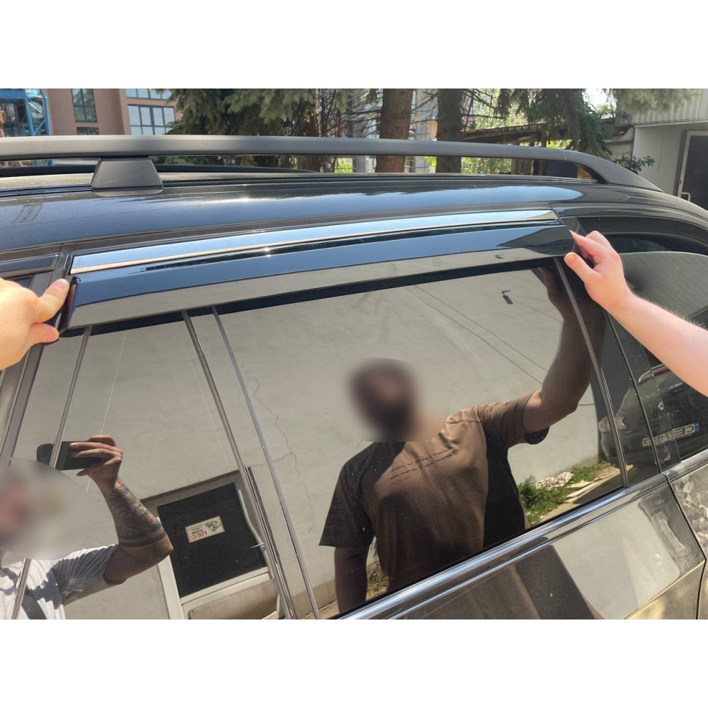 Дефлекторы окон (ветровики) для BMW X5 E70 2007-2013 нерж. с хром полоской (HAWK)