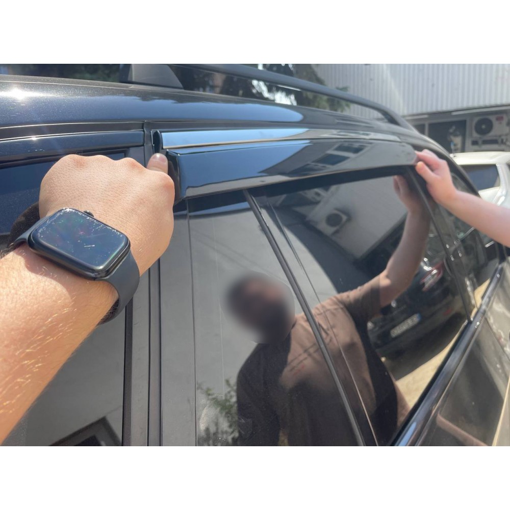 Дефлекторы окон (ветровики) для BMW X5 E70 2007-2013 нерж. с хром полоской (HAWK)