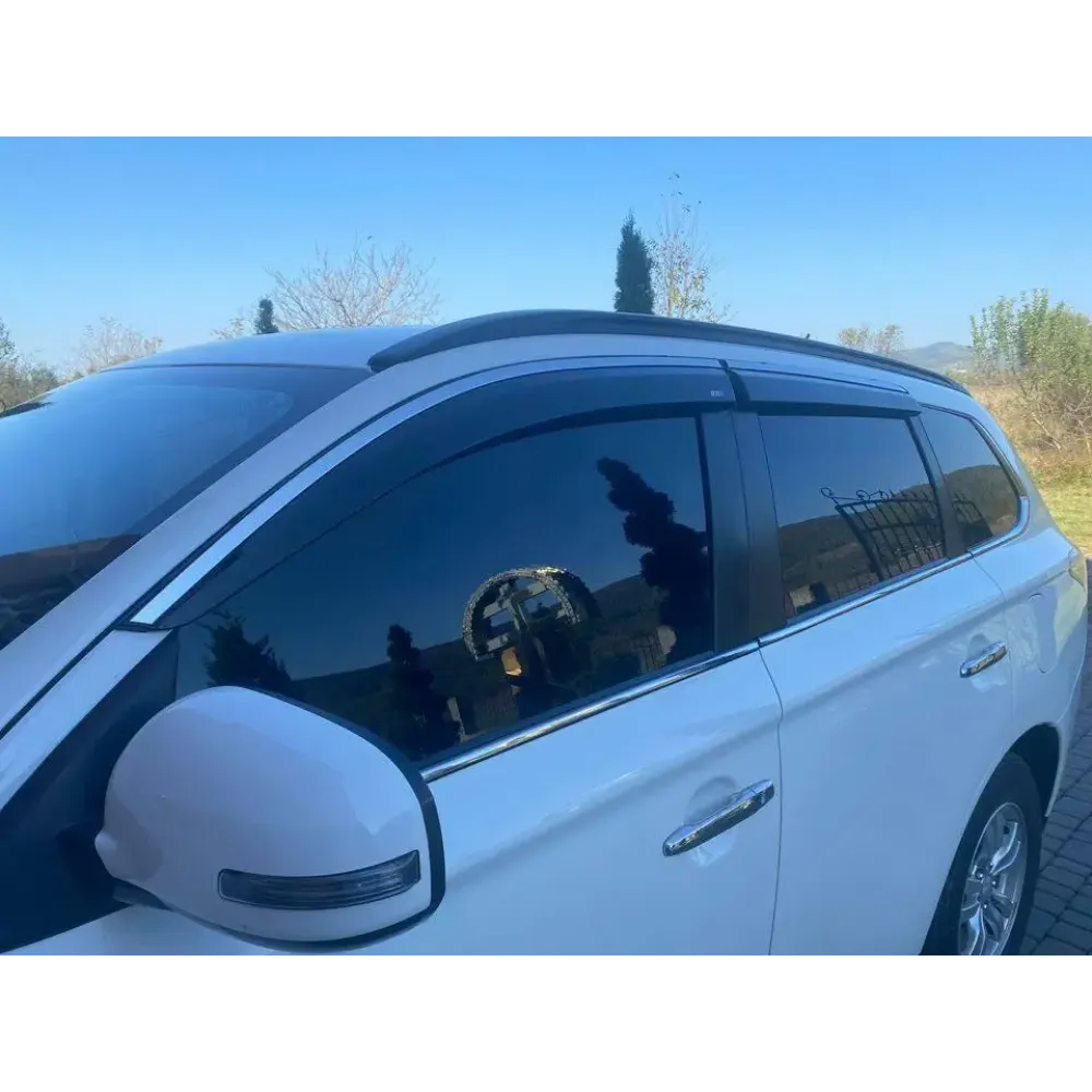 Дефлектори вікон (вітровики) для Mitsubishi Outlander 2012-2020 4ШТ. з нерж.хром полоскою (HAWK)