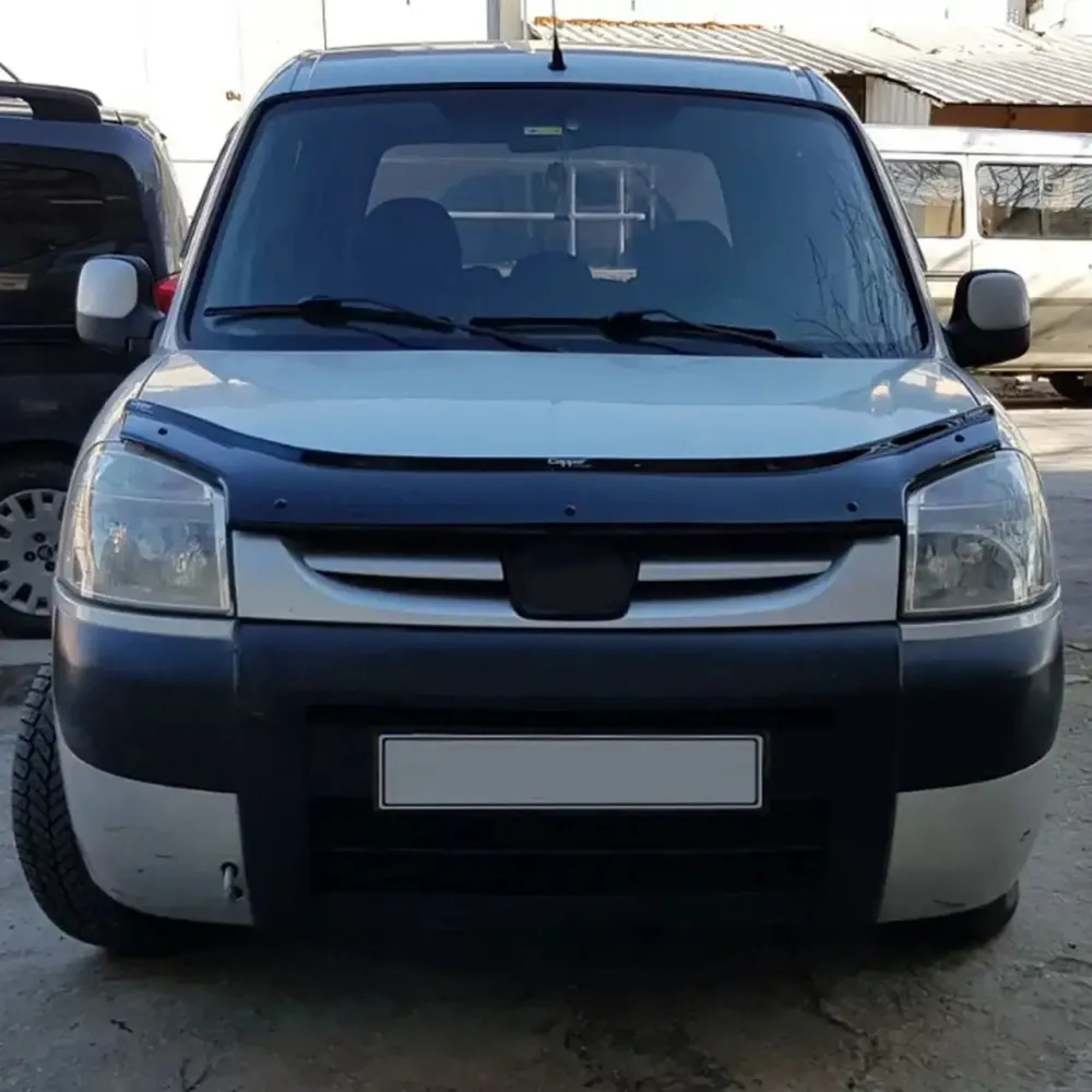 Дефлектор капота (мухобійка) для Peugeot Partner/ Berlingo 2002-2008 (TAN24)