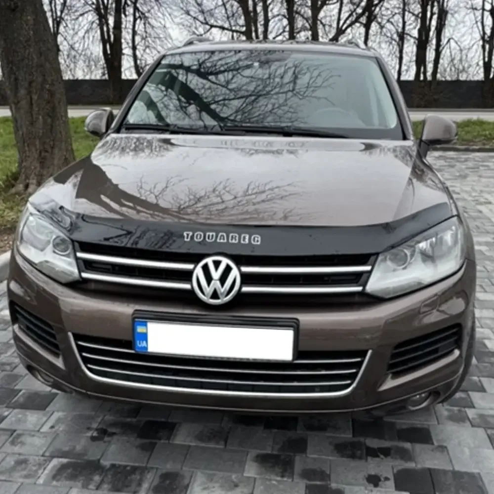 Дефлектор капота (мухобійка) для Volkswagen Touareg 2010+ (VIP)