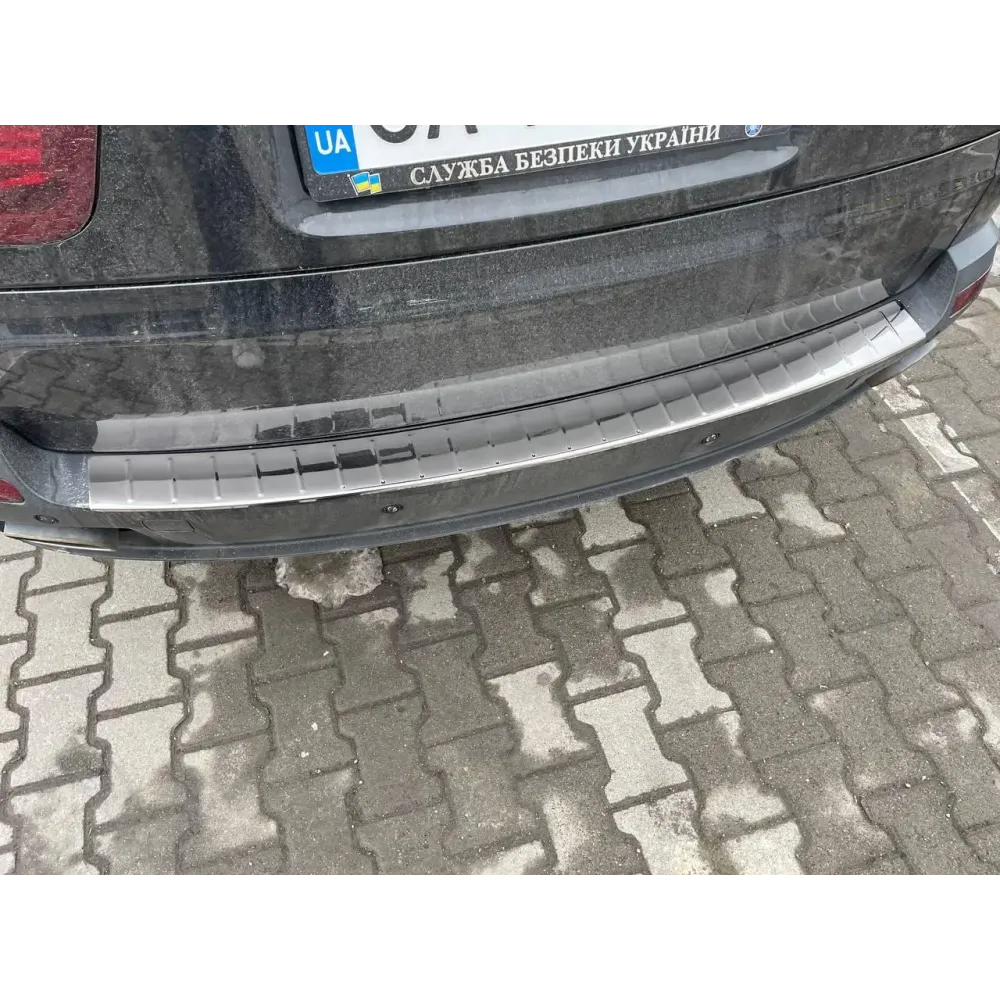 Накладка на задній бампер для BMW X5 E70 2007-2014 Чорний-хром (TAN24)