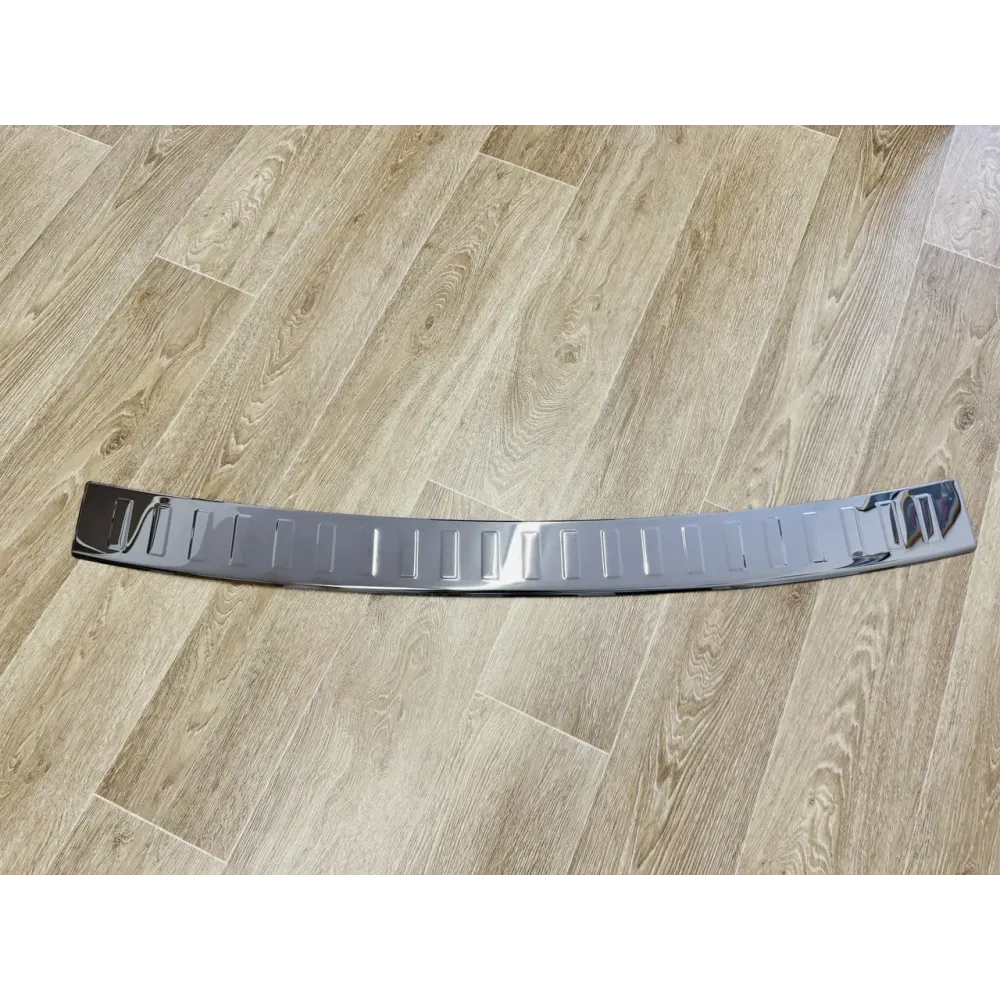 Накладка на задній бампер для BMW X5 F-15 2013-2018 Чорний-хром (TAN24)