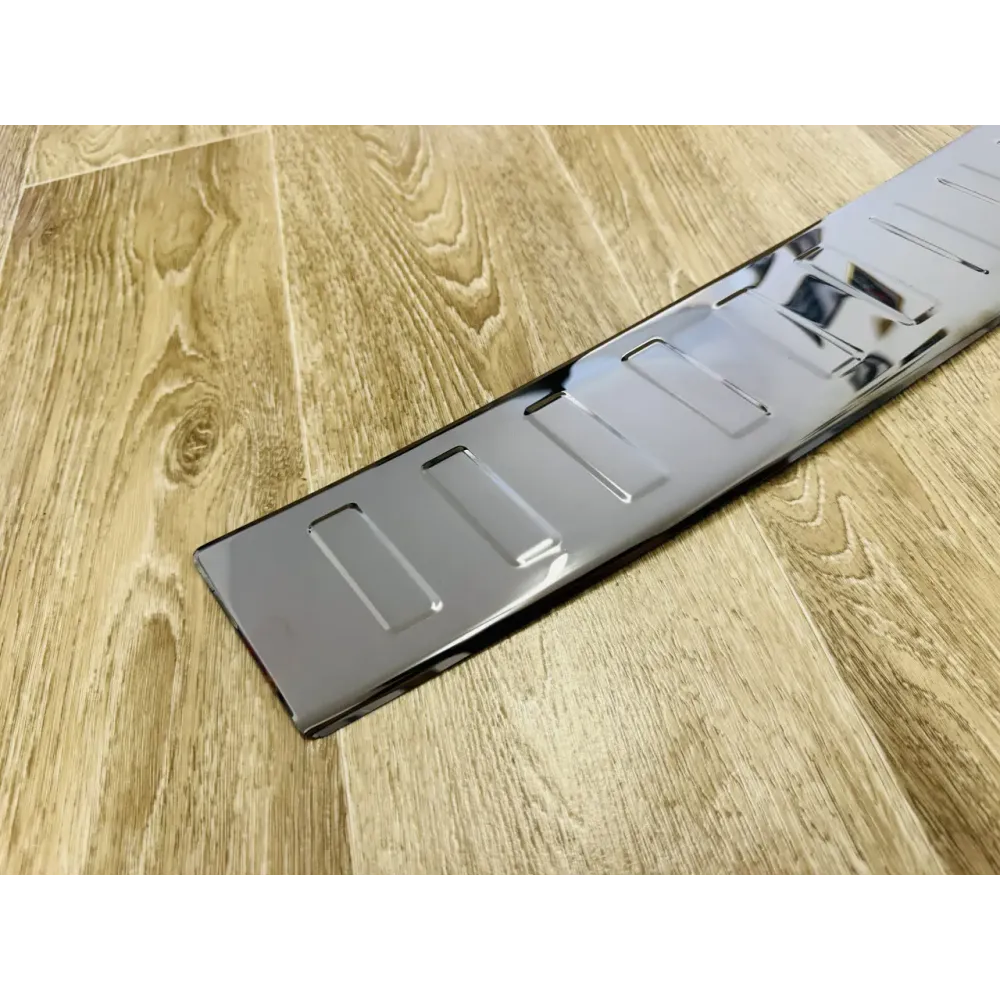 Накладка на задній бампер для BMW X5 F-15 2013-2018 Чорний-хром (TAN24)