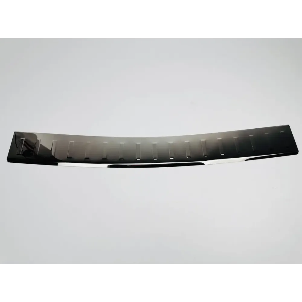 Накладка на задній бампер для Peugeot 5008- 2009-2017 Чорний-хром (TAN24)